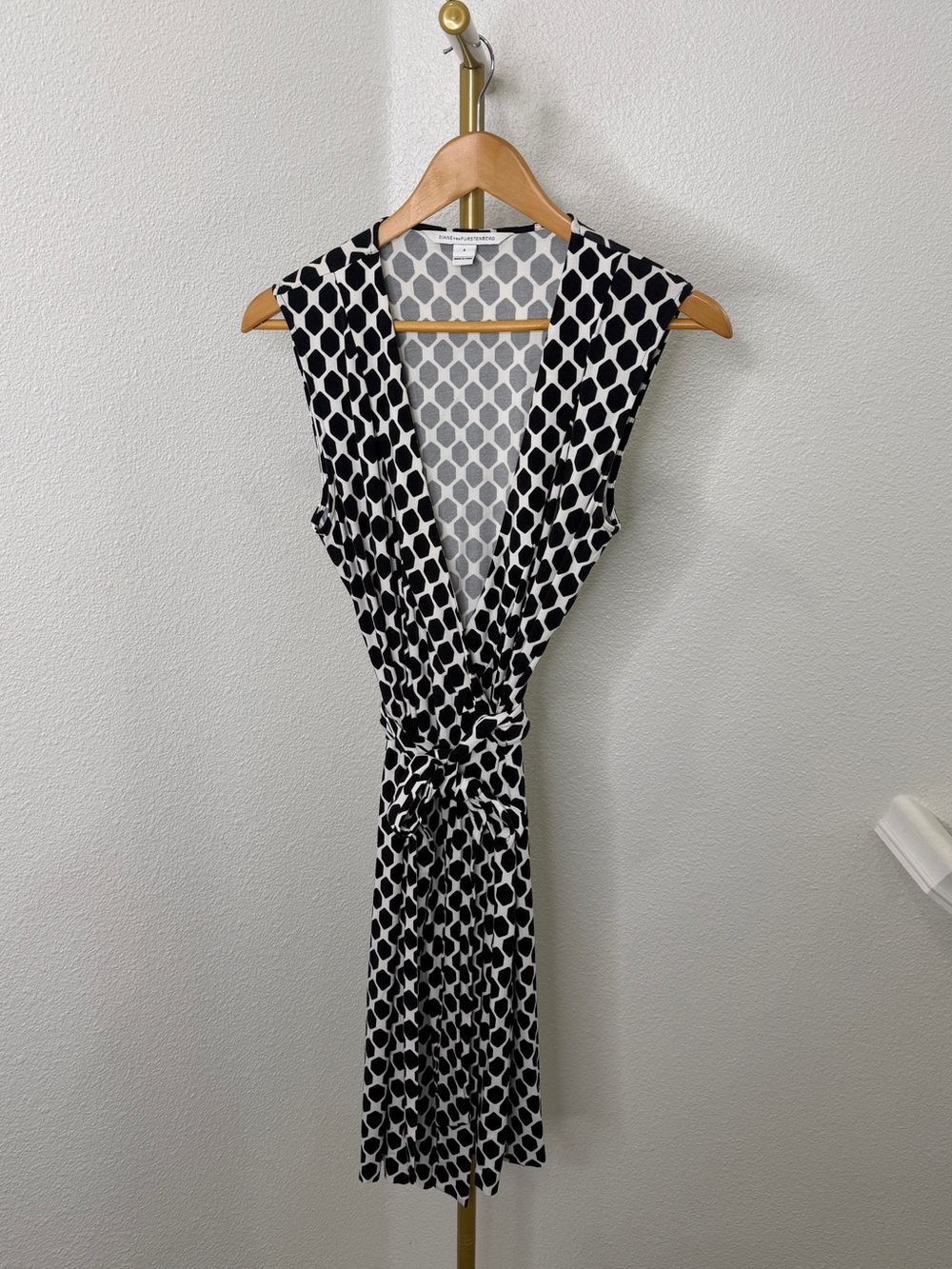 DVF Diane Furstenberg New Yahzi Hexagon Hexagon Wrap Dress Black White Size 8